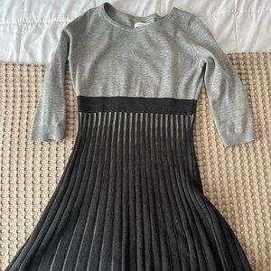Calvin Klein Size Small Gray/Black Pleated Sweater Dress